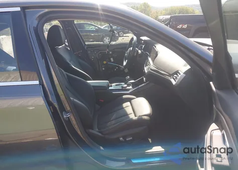 2022 BMW 330I xDrive z USA, uszkodzony, nr VIN 3MW5R7J04N8C60267